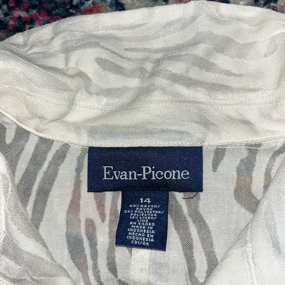 mesh printed button up - Picture 3 of 3